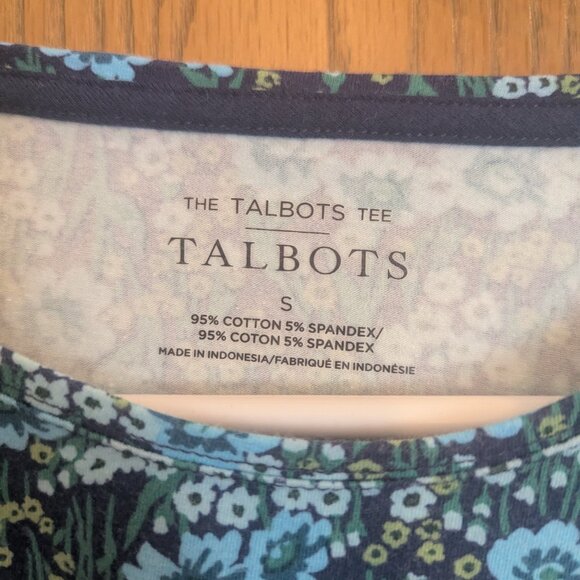 Talbots Crewneck Long Sleeve Lightweight Soft Floral Fields Tee Blue-Small - Picture 2 of 3